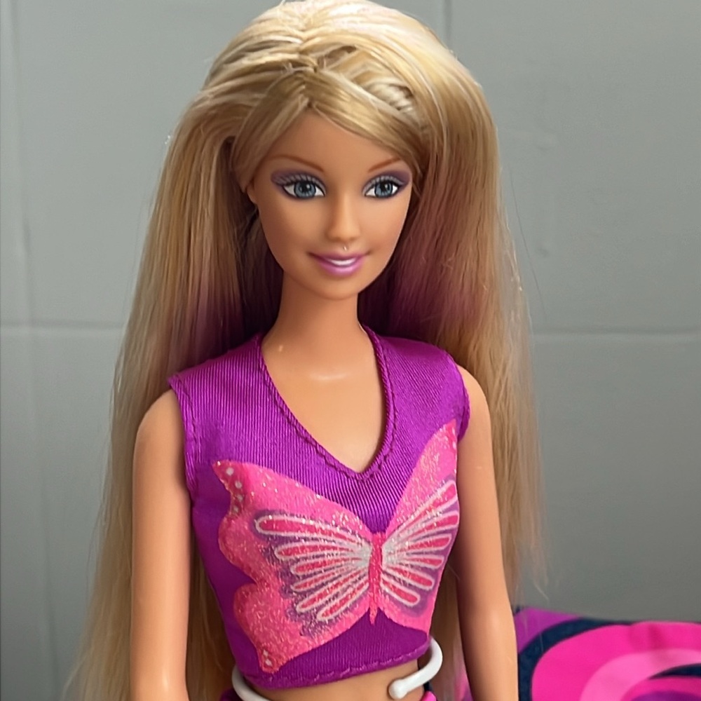 Chair Flair Barbie - Picture 2 of 10